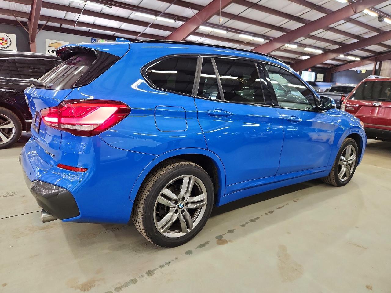2021 BMW X1 xDrive28I - Фото 3
