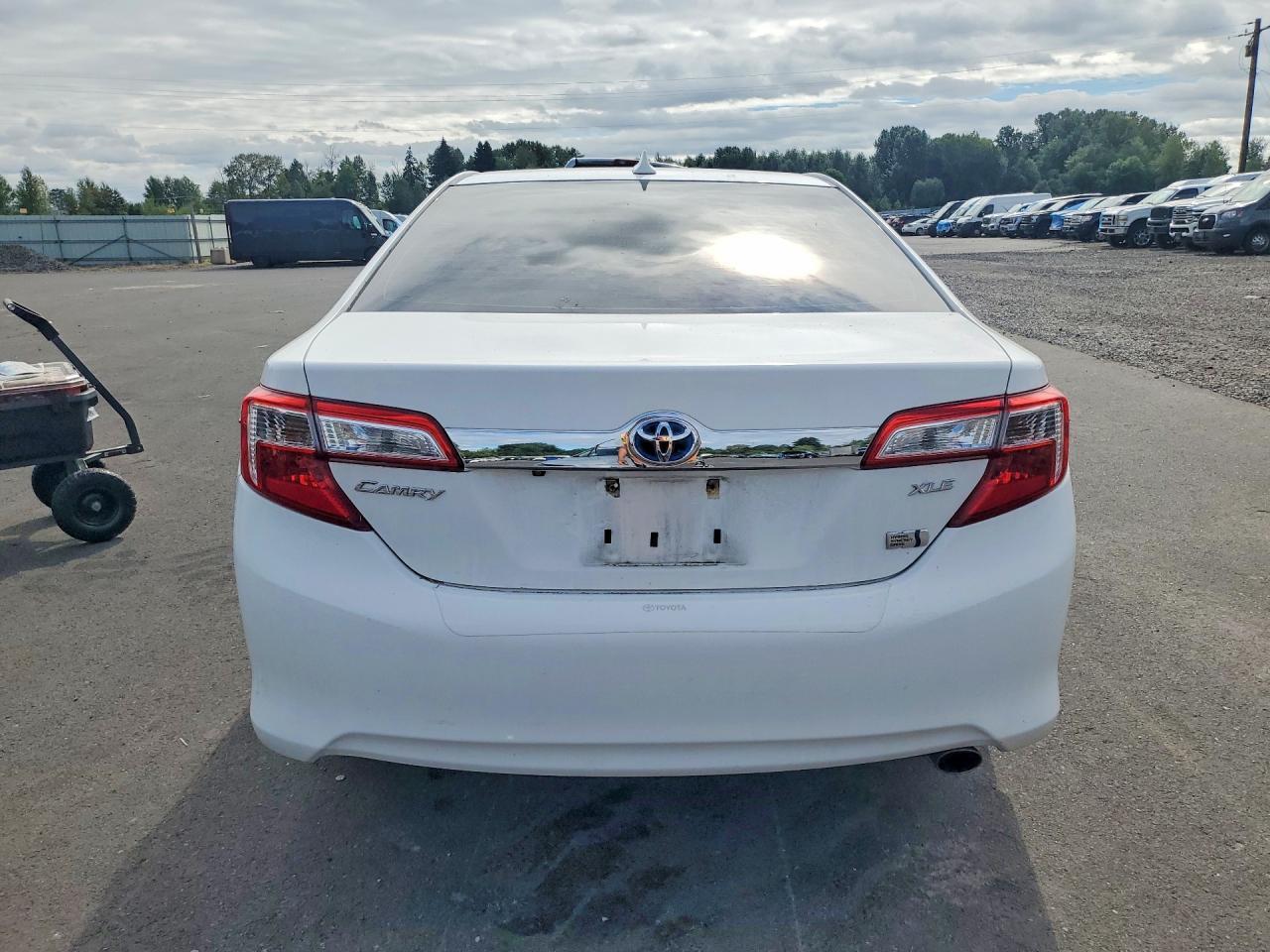 2012 Toyota Camry Hybrid Xle - Image 6