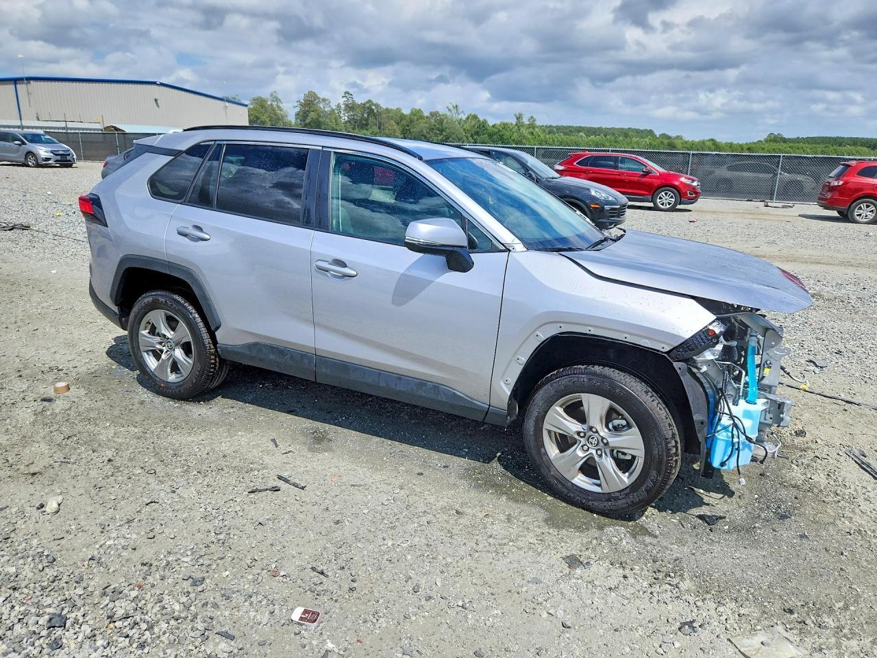 2024 Toyota Rav4 Xle - Image 4