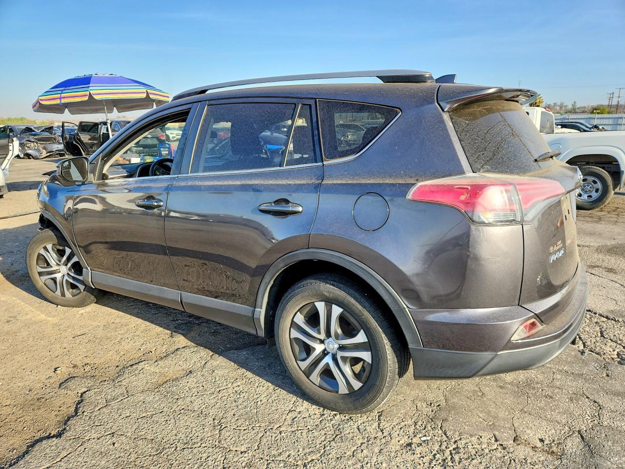 2017 Toyota Rav4 Le - Фото 2