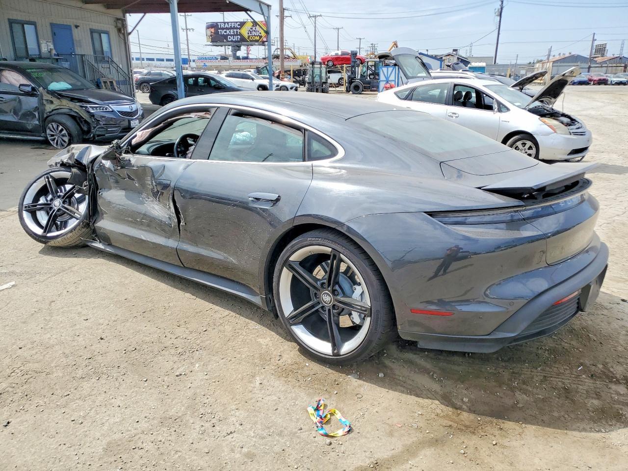 2021 Porsche Taycan 4S - Фото 2