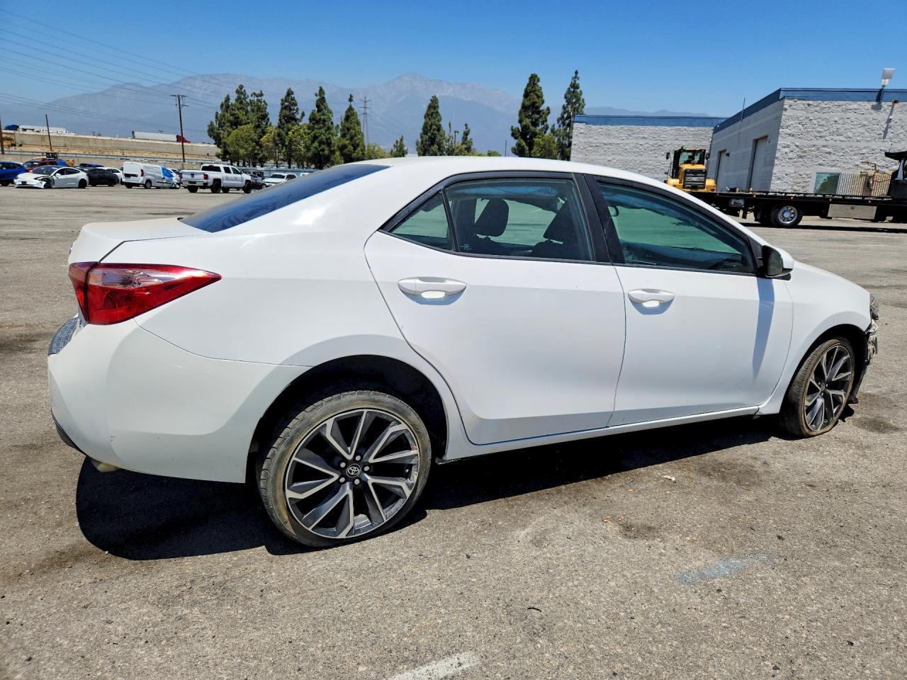 2019 Toyota Corolla Le - Фото 3