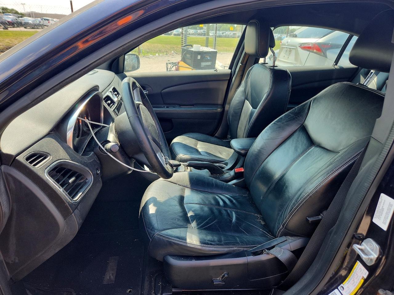 2012 Chrysler 200 Limited - Image 7