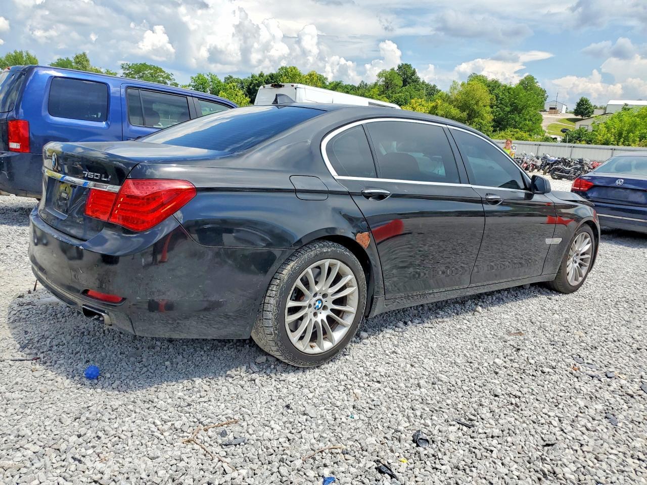 2010 BMW 750 Li - Image 3