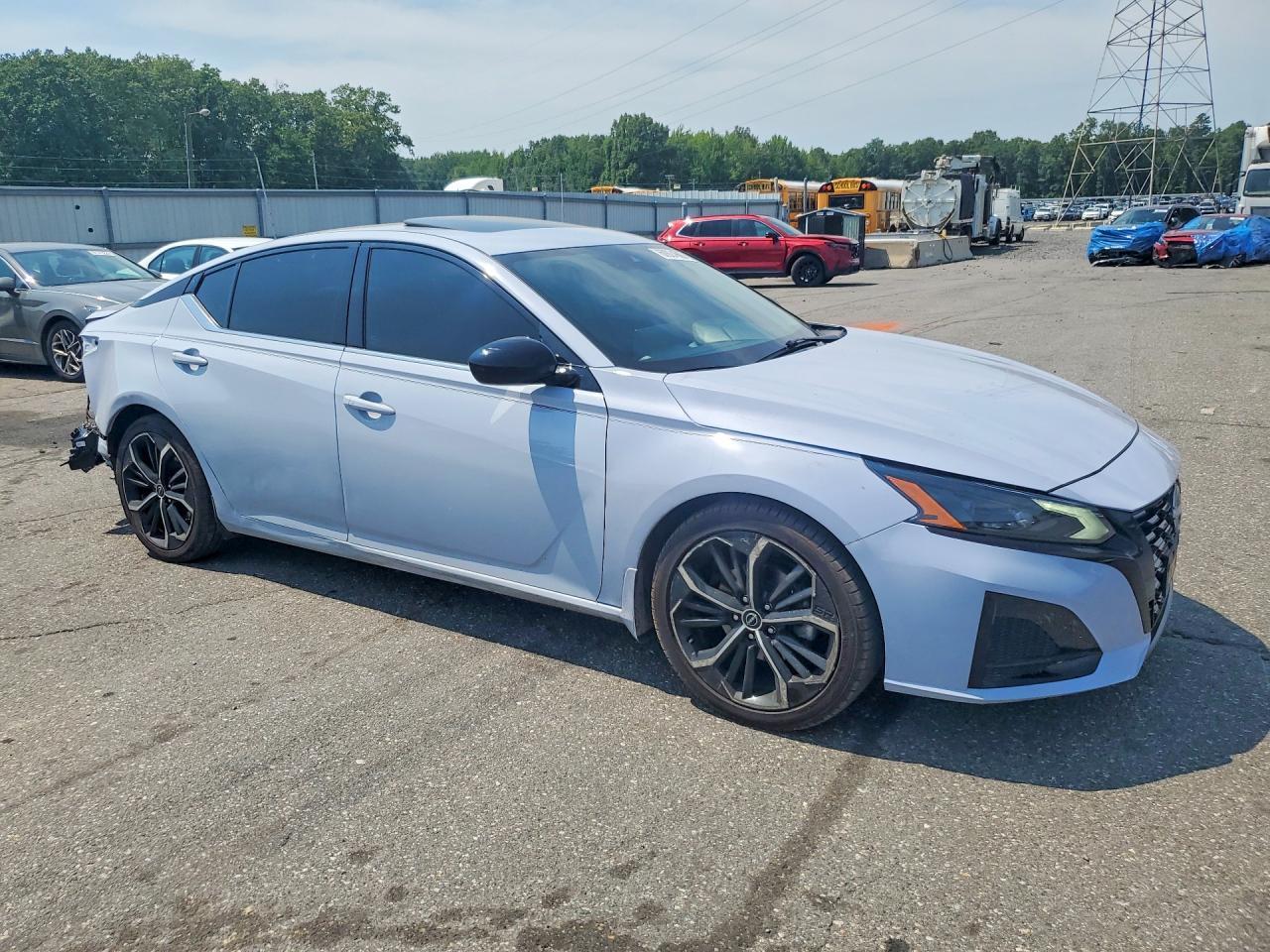 2023 Nissan Altima Sr - Фото 4