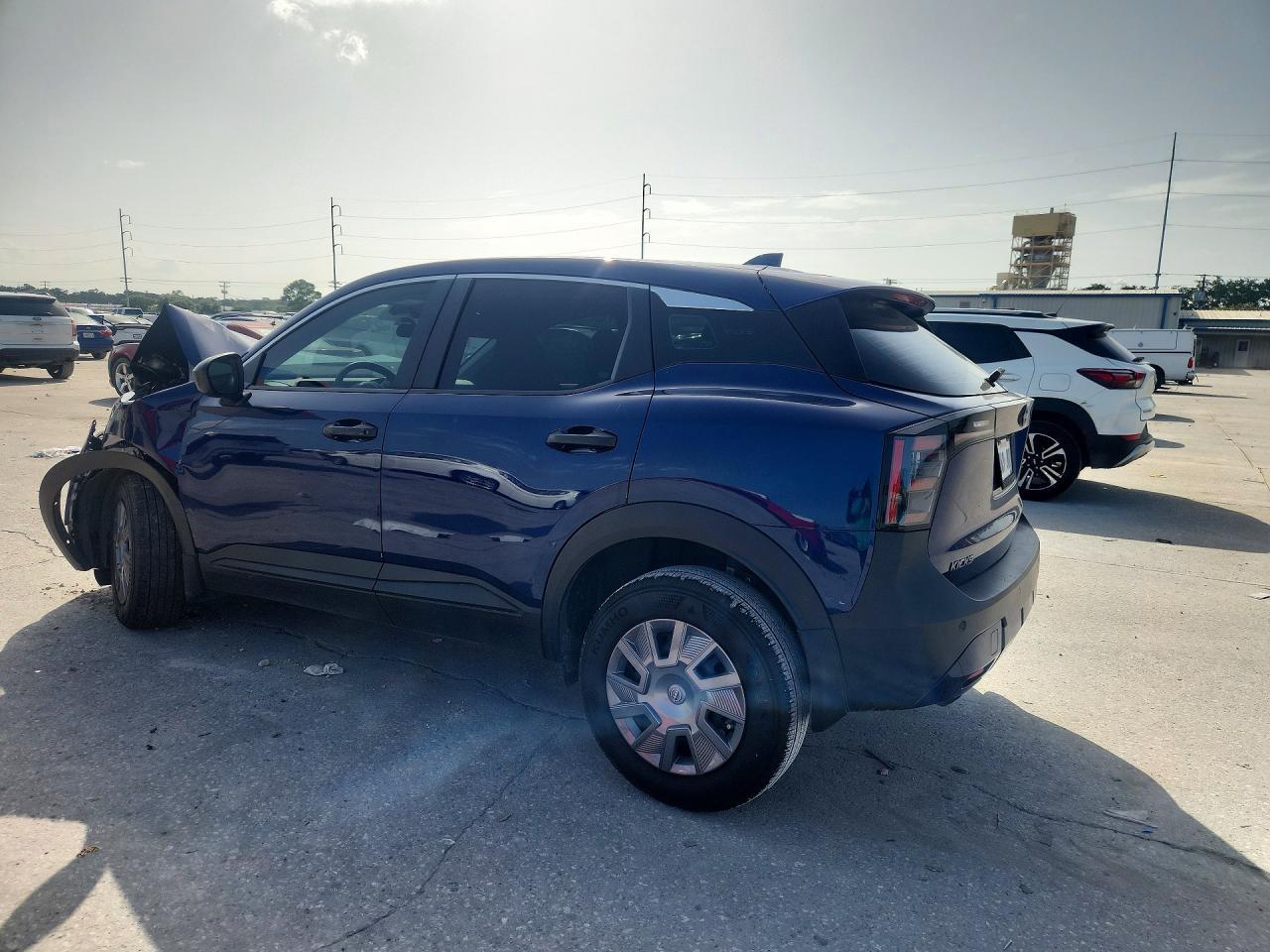 2025 Nissan Kicks S - Фото 2
