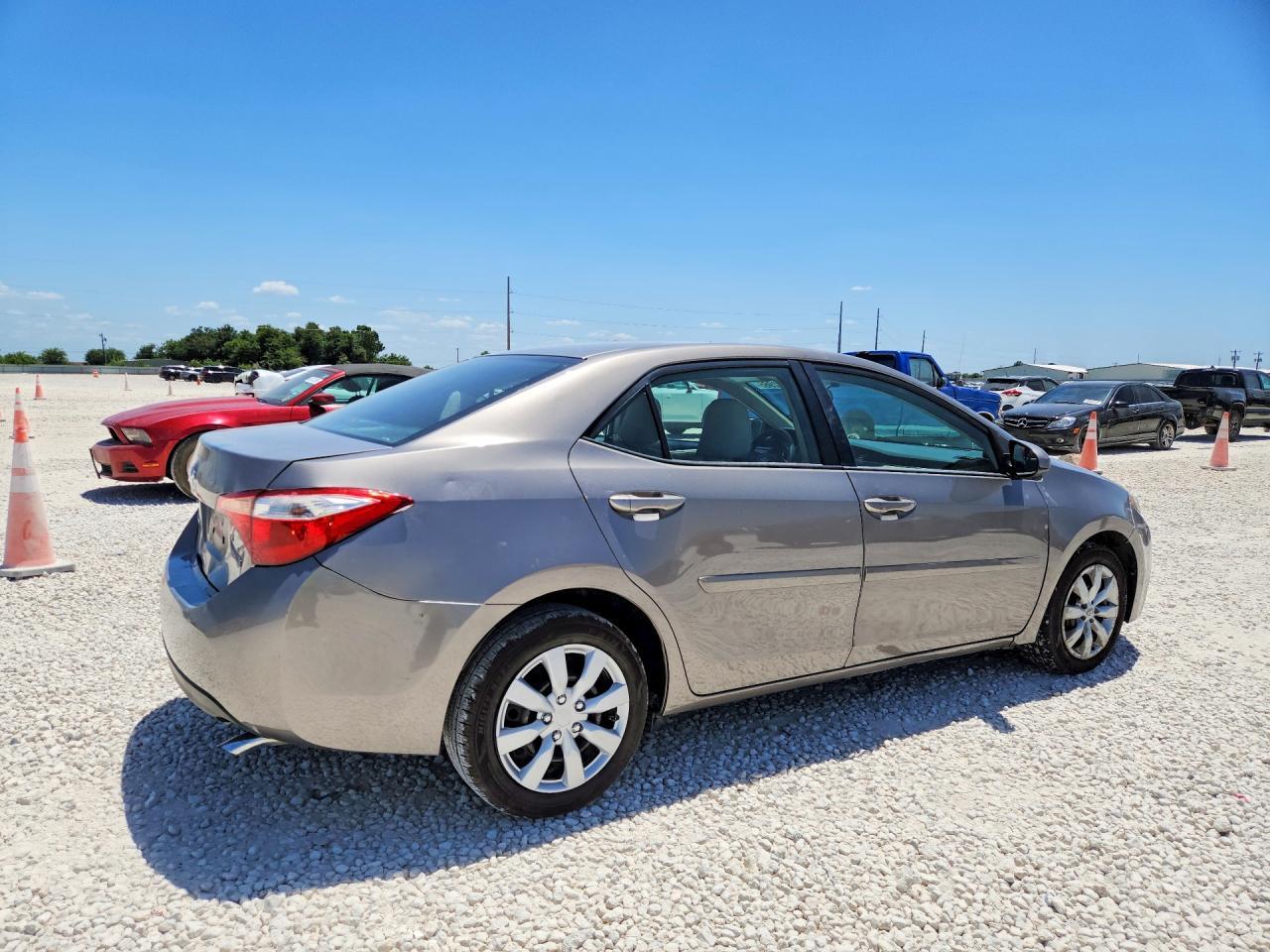 2015 Toyota Corolla Le - Image 3