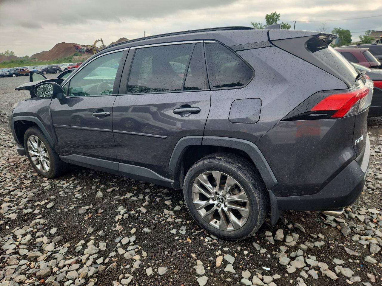 2020 Toyota Rav4 Xle Premium - Image 2