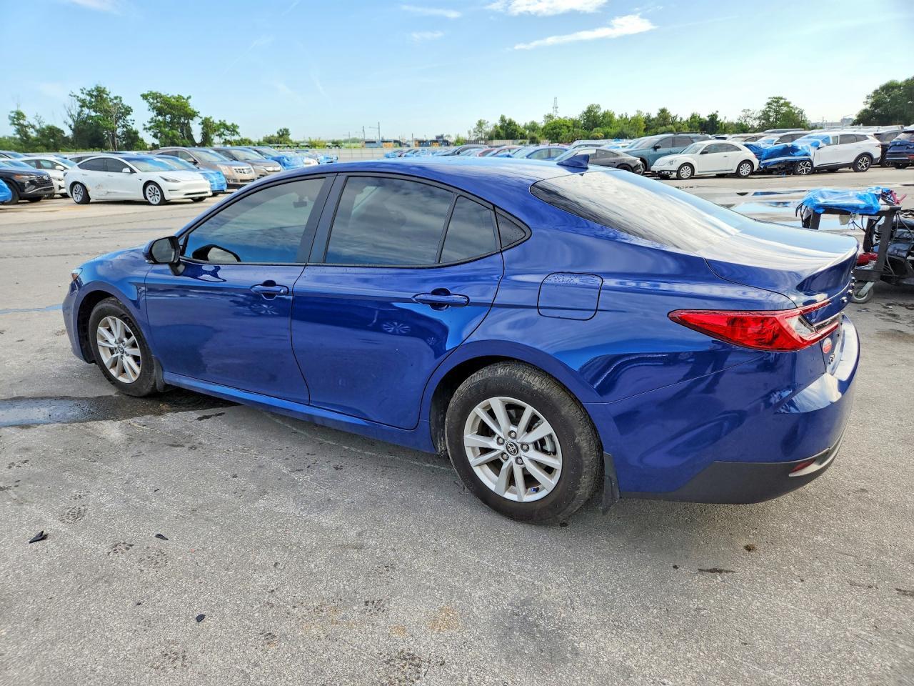 2025 Toyota Camry Le - Фото 2