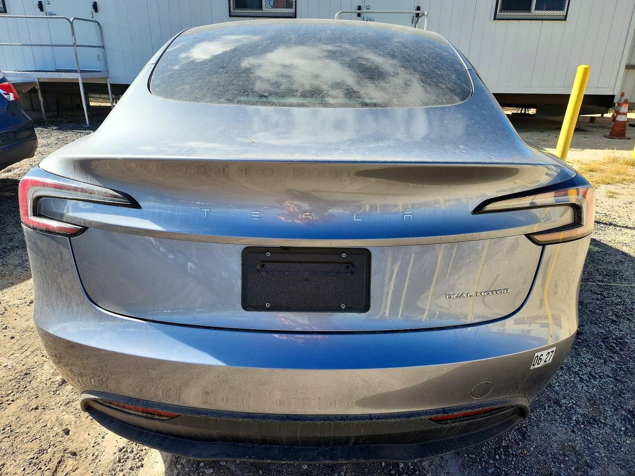 2025 Tesla Model 3 - Фото 6
