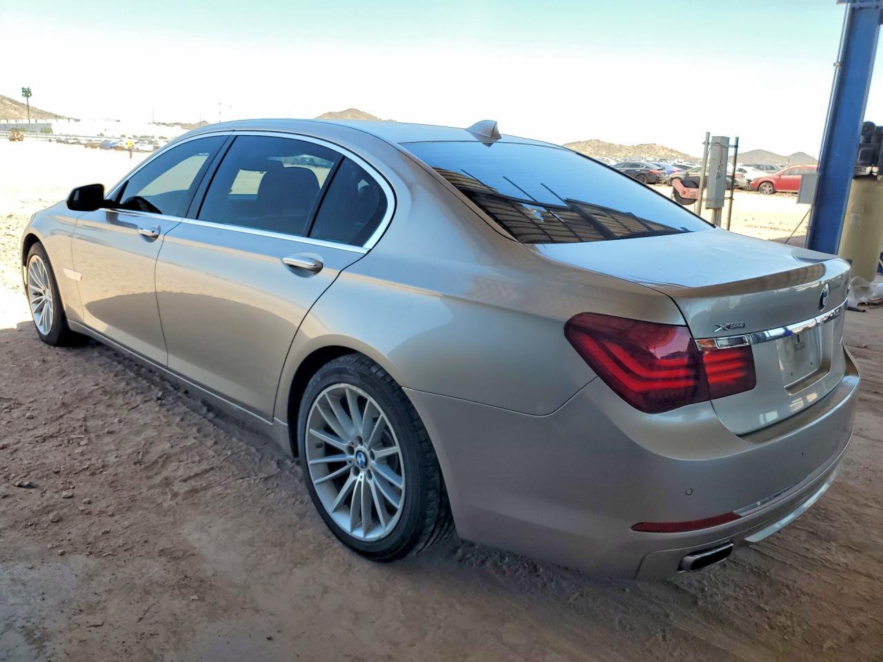2013 BMW 750 Lxi - Фото 2