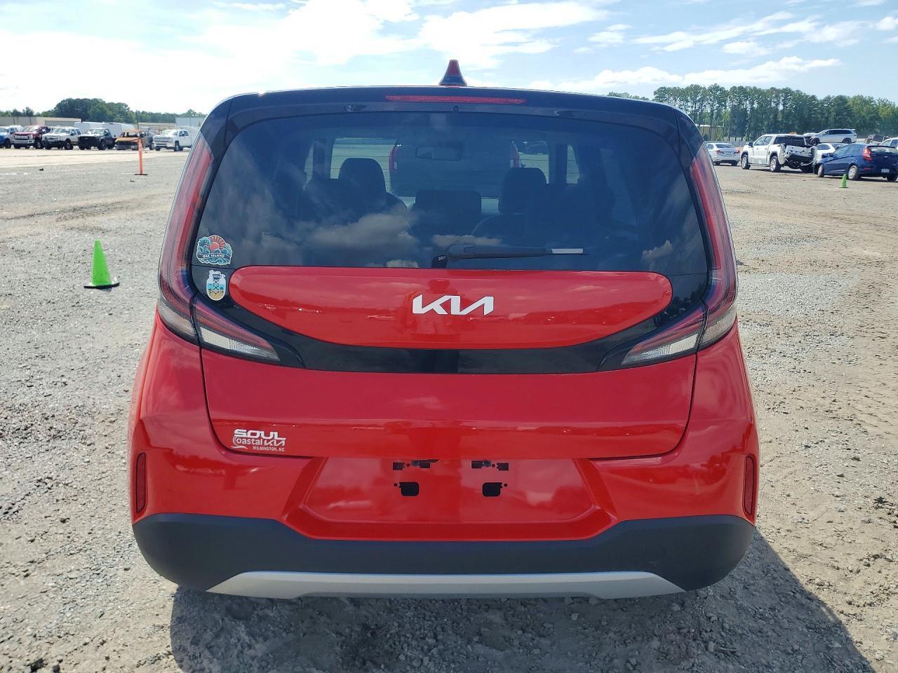 2025 Kia Soul Lx - Image 6