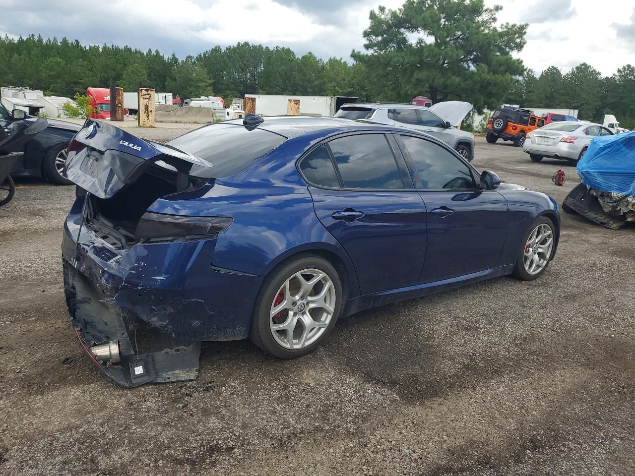 2018 Alfa Romeo Giulia Ti - Фото 3