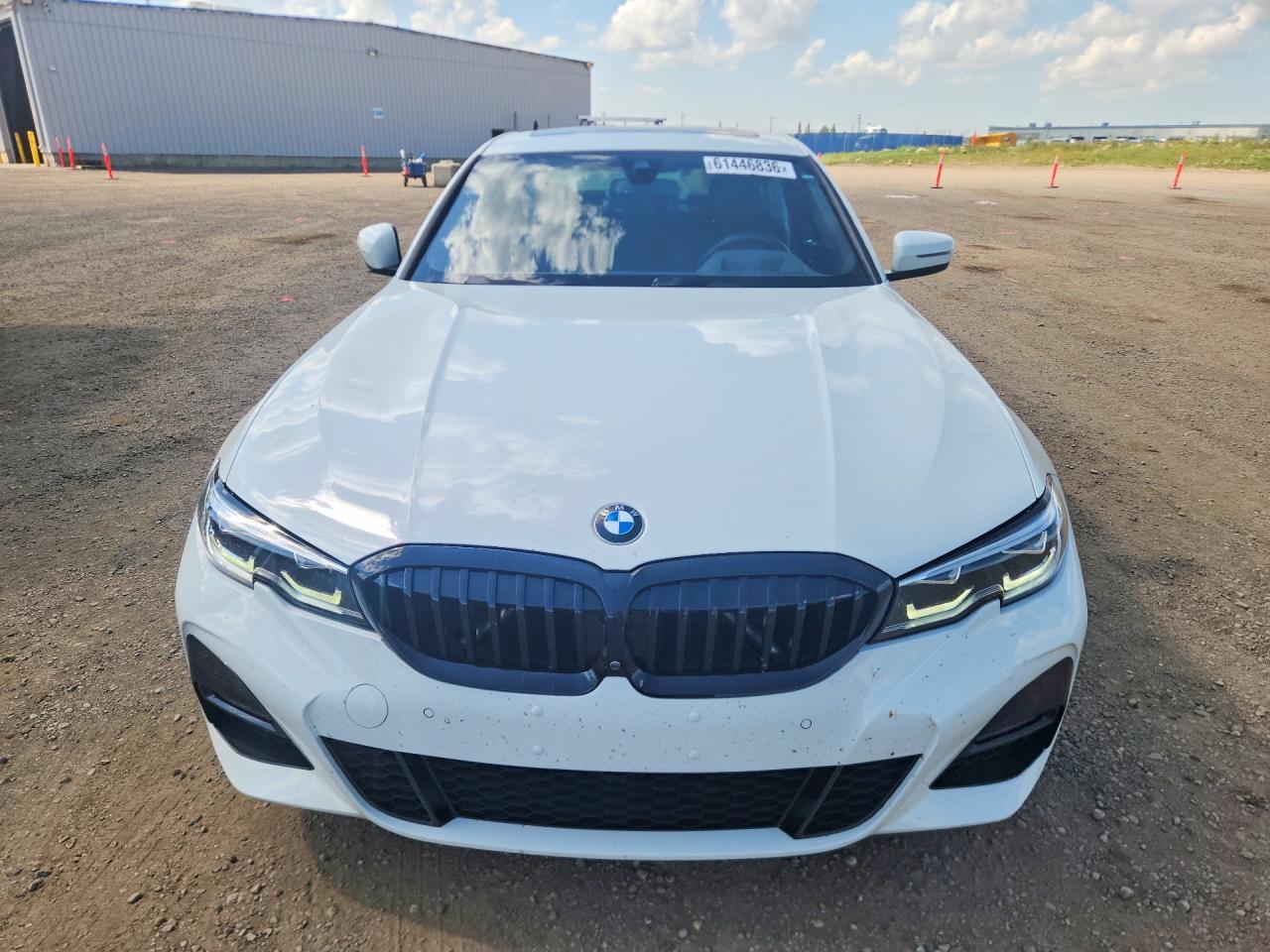 2021 BMW 330Xe - Фото 5