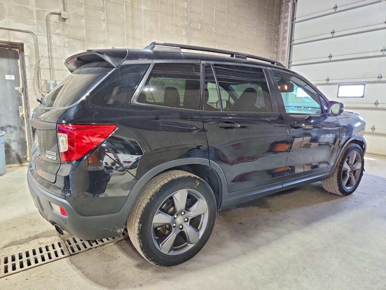 2020 Honda Passport Touring - Image 3