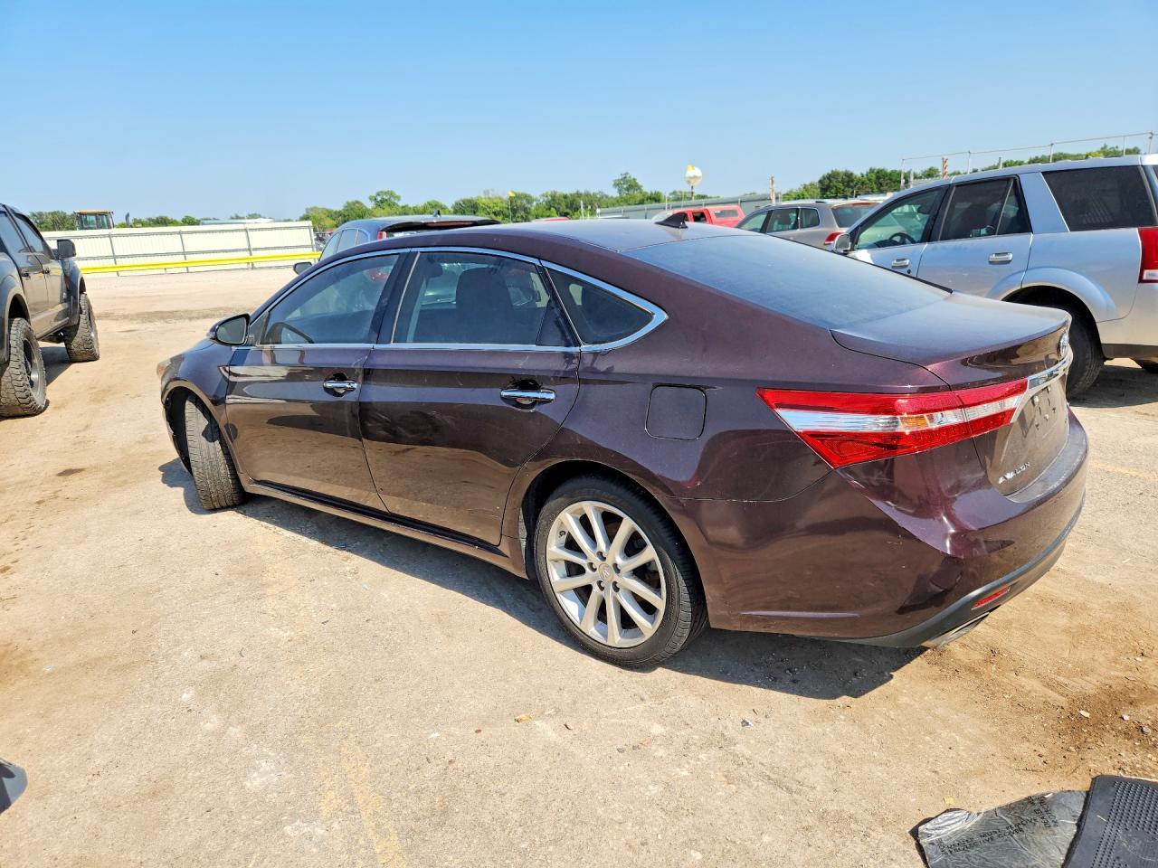 2015 Toyota Avalon Limited - Фото 2