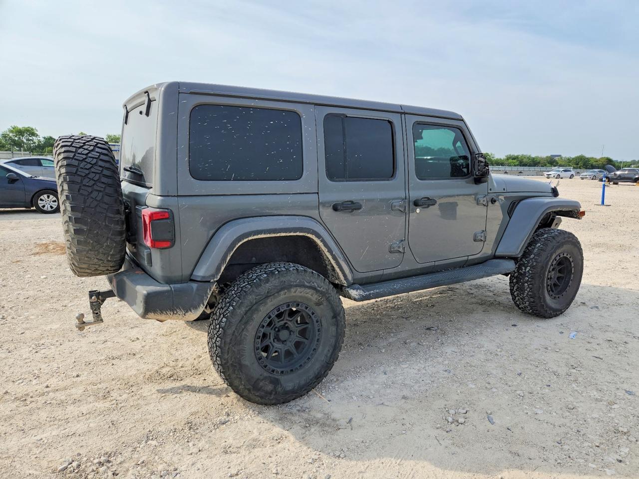 2020 Jeep Wrangler Unlimited Sahara - Image 3