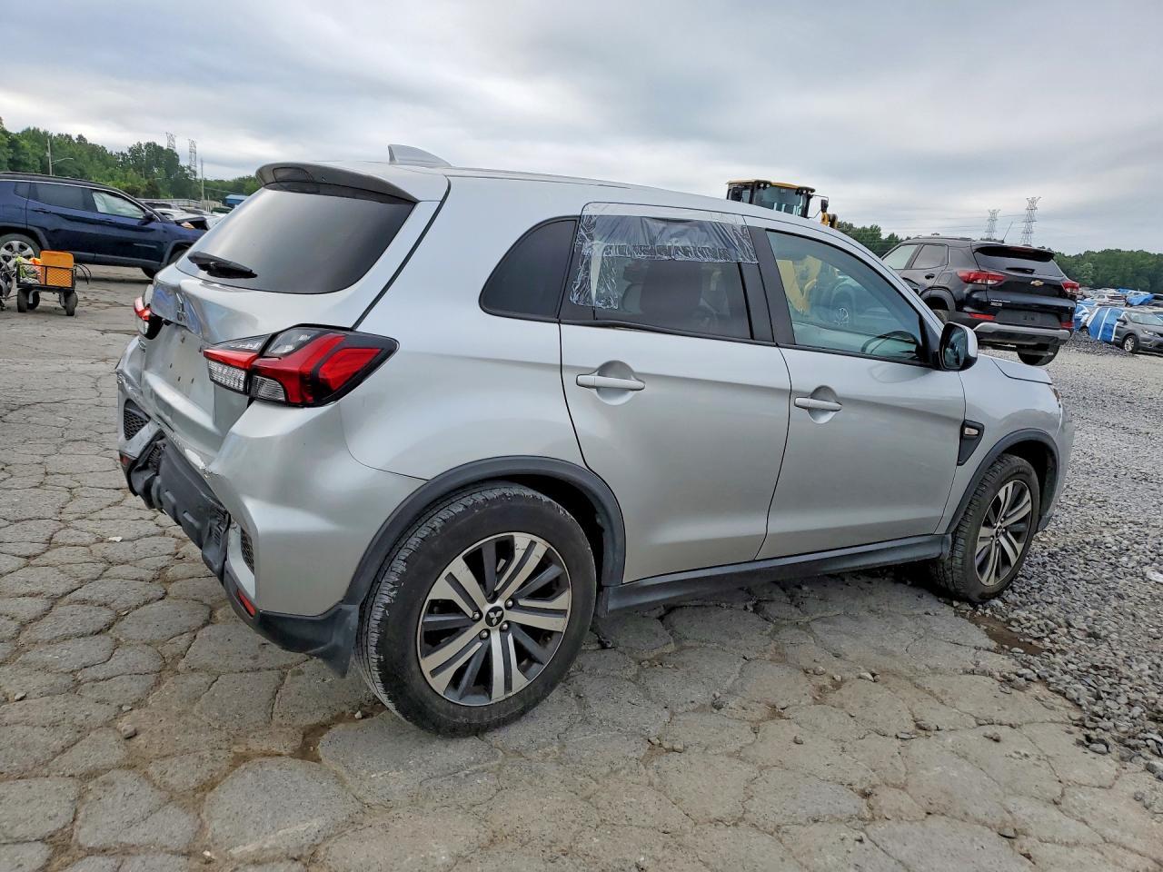 2022 Mitsubishi Outlander Sport Es - Image 3