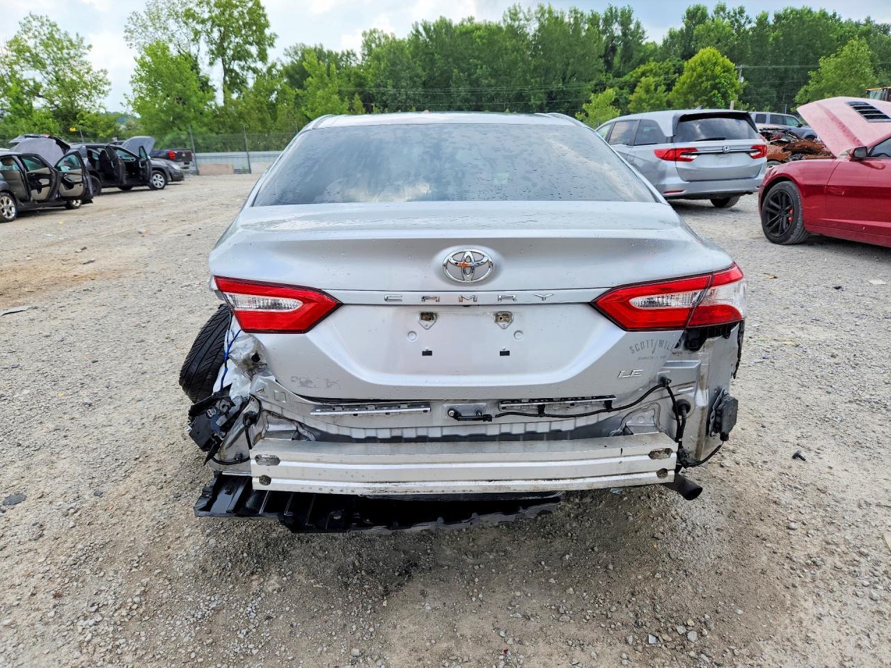 2018 Toyota Camry Le - Image 6