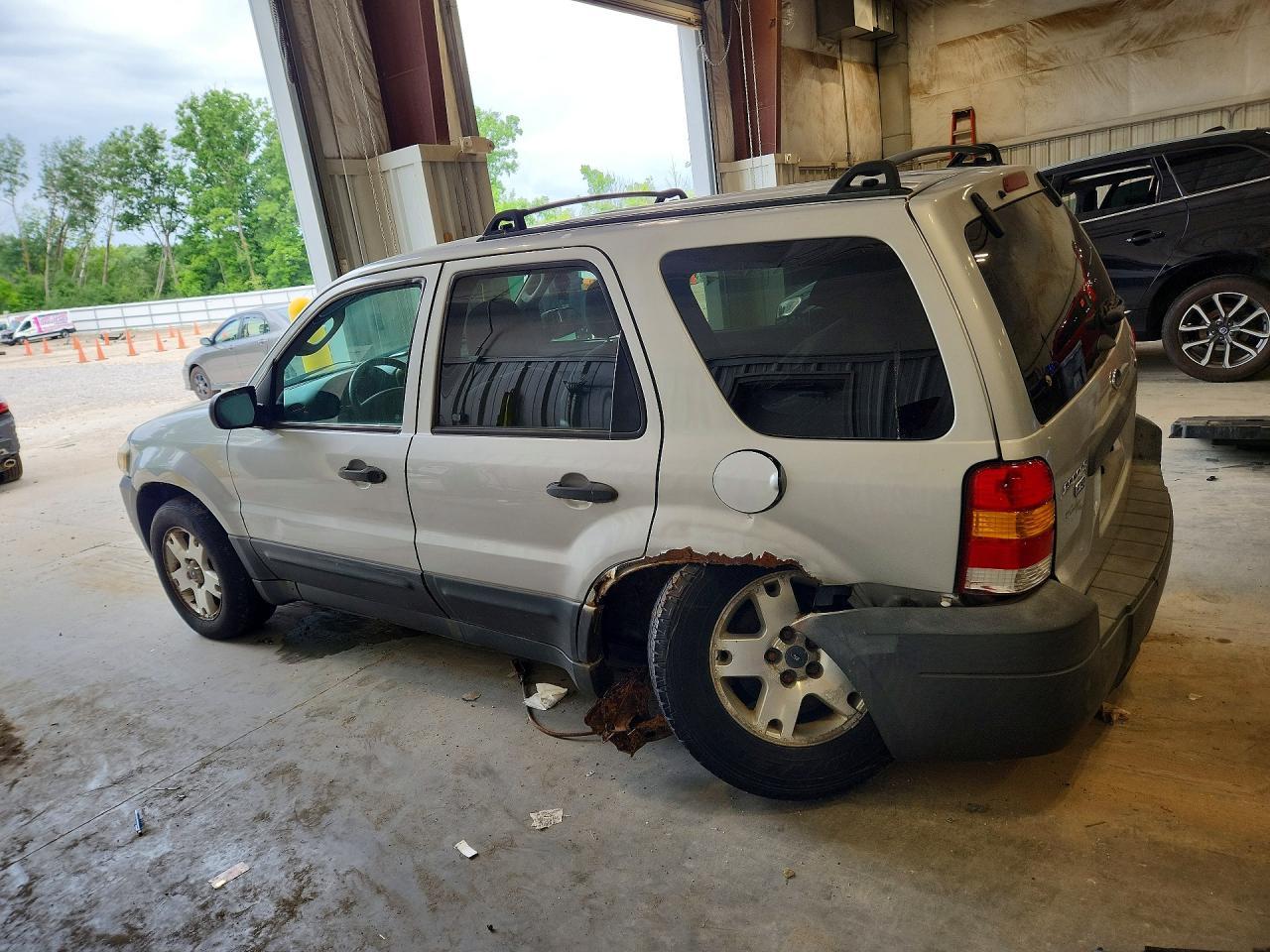 2007 Ford Escape Xlt - Image 2