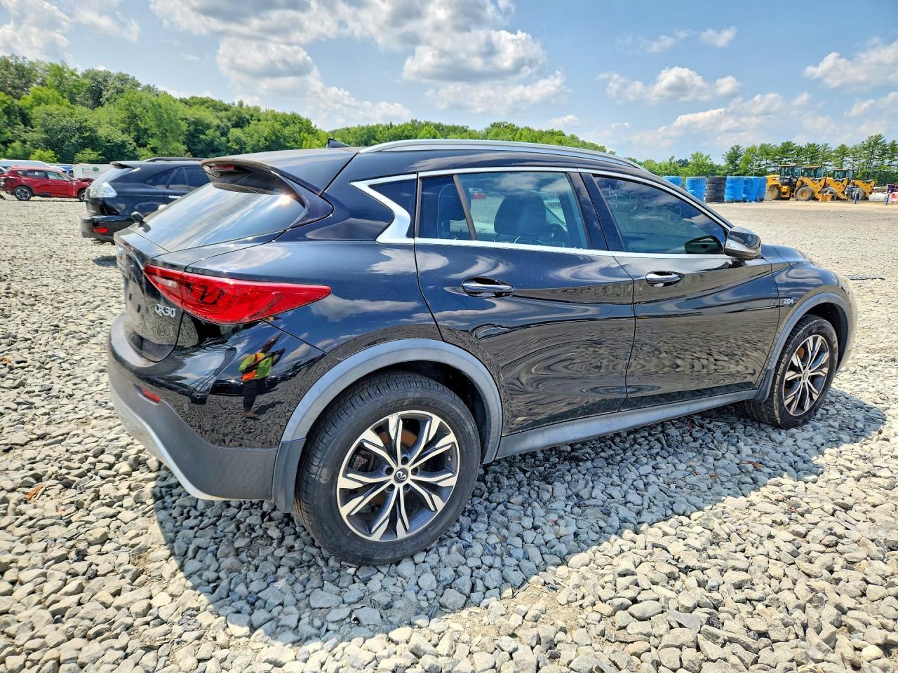 2017 Infiniti Qx30 Base - Фото 3