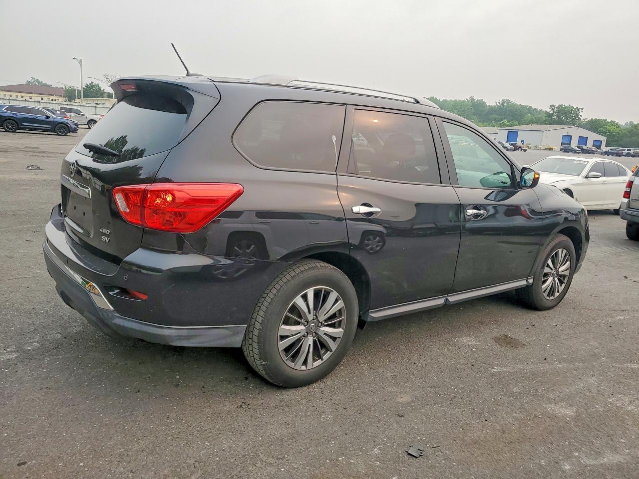 2018 Nissan Pathfinder Sv - Image 3