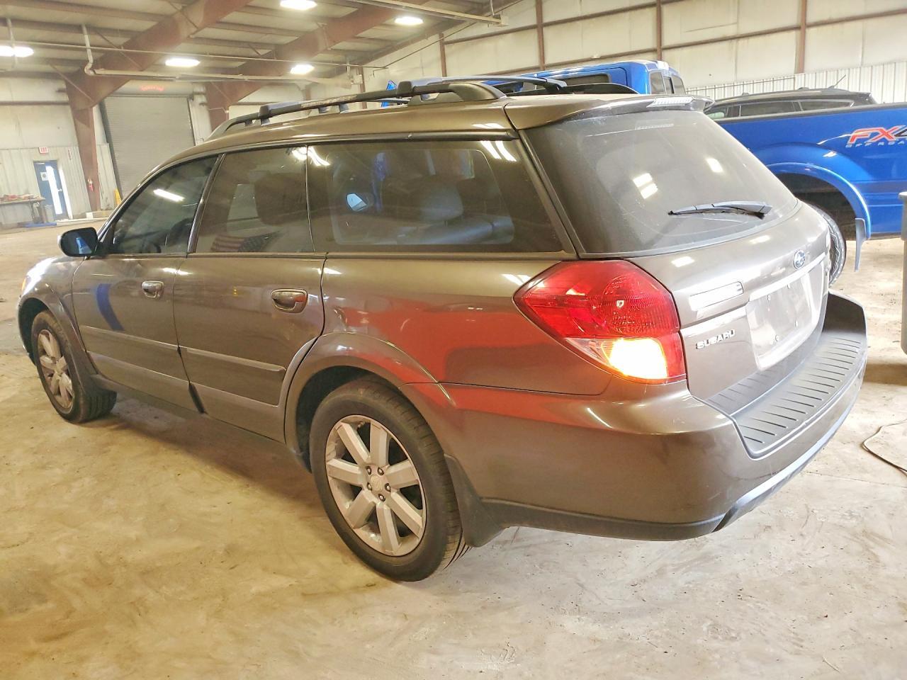 2008 Subaru Outback 2.5I Limited - Image 2