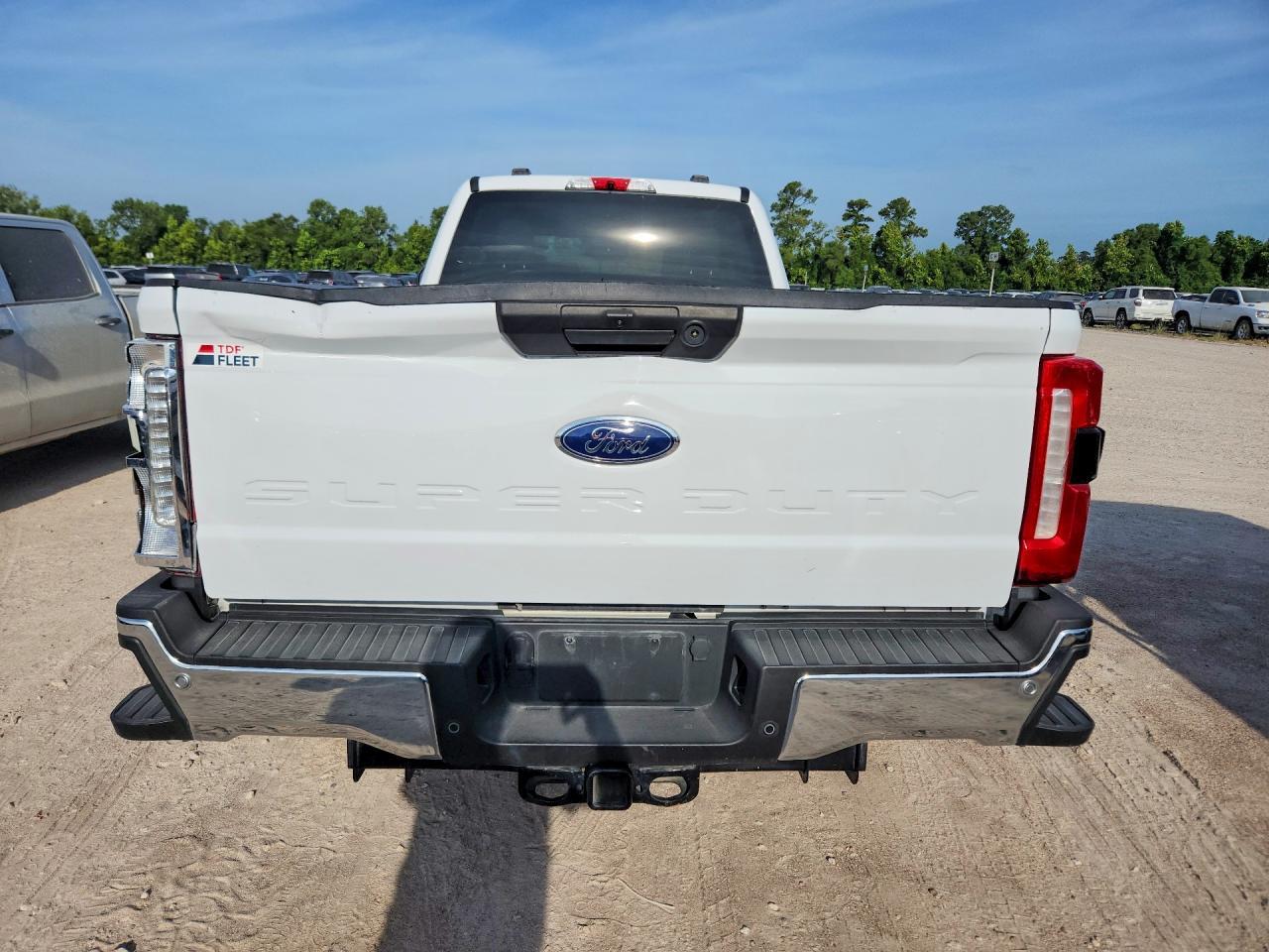 2025 Ford F250 Super Duty - Image 6