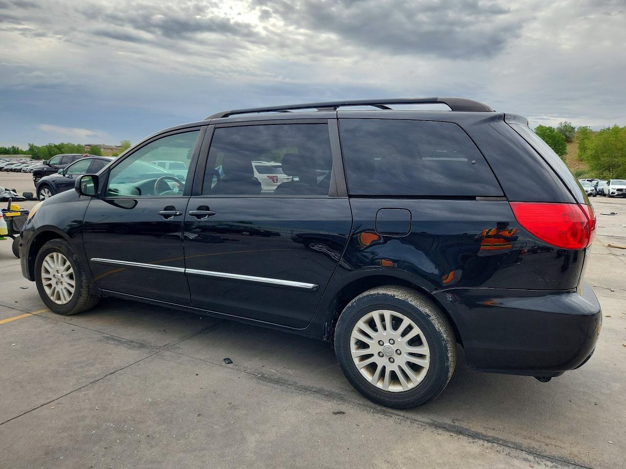 2010 Toyota Sienna Xle Limited - Фото 2