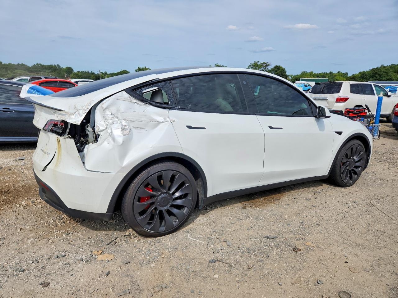2023 Tesla Model Y - Фото 3