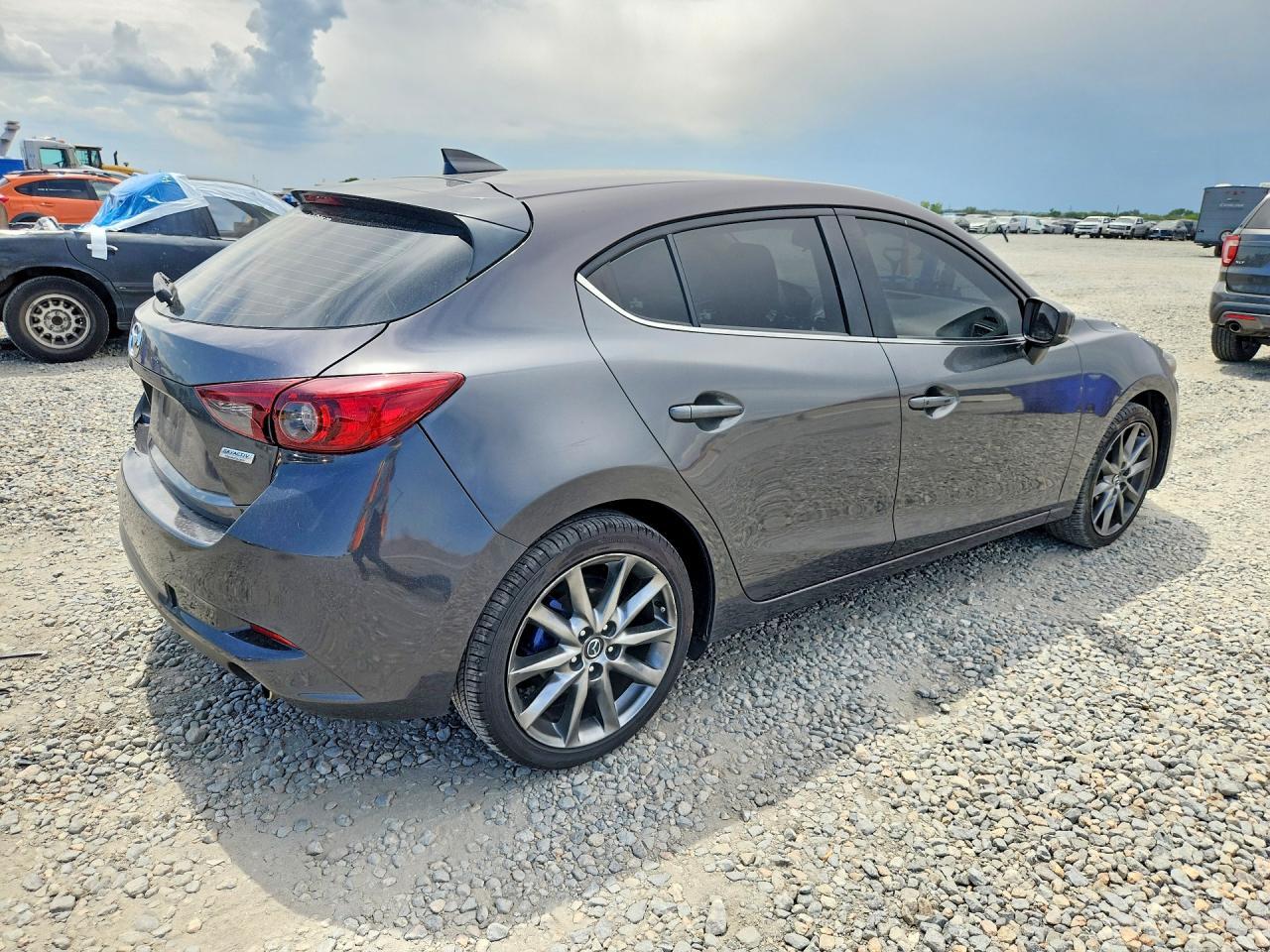 2018 Mazda 3 Touring - Фото 3