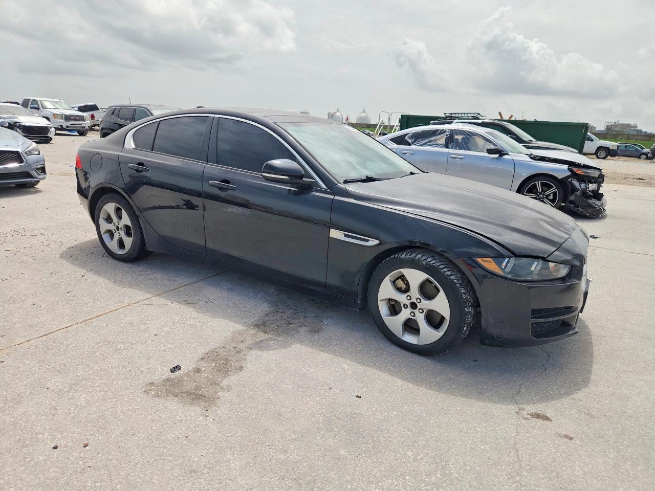 2018 Jaguar Xe - Image 4