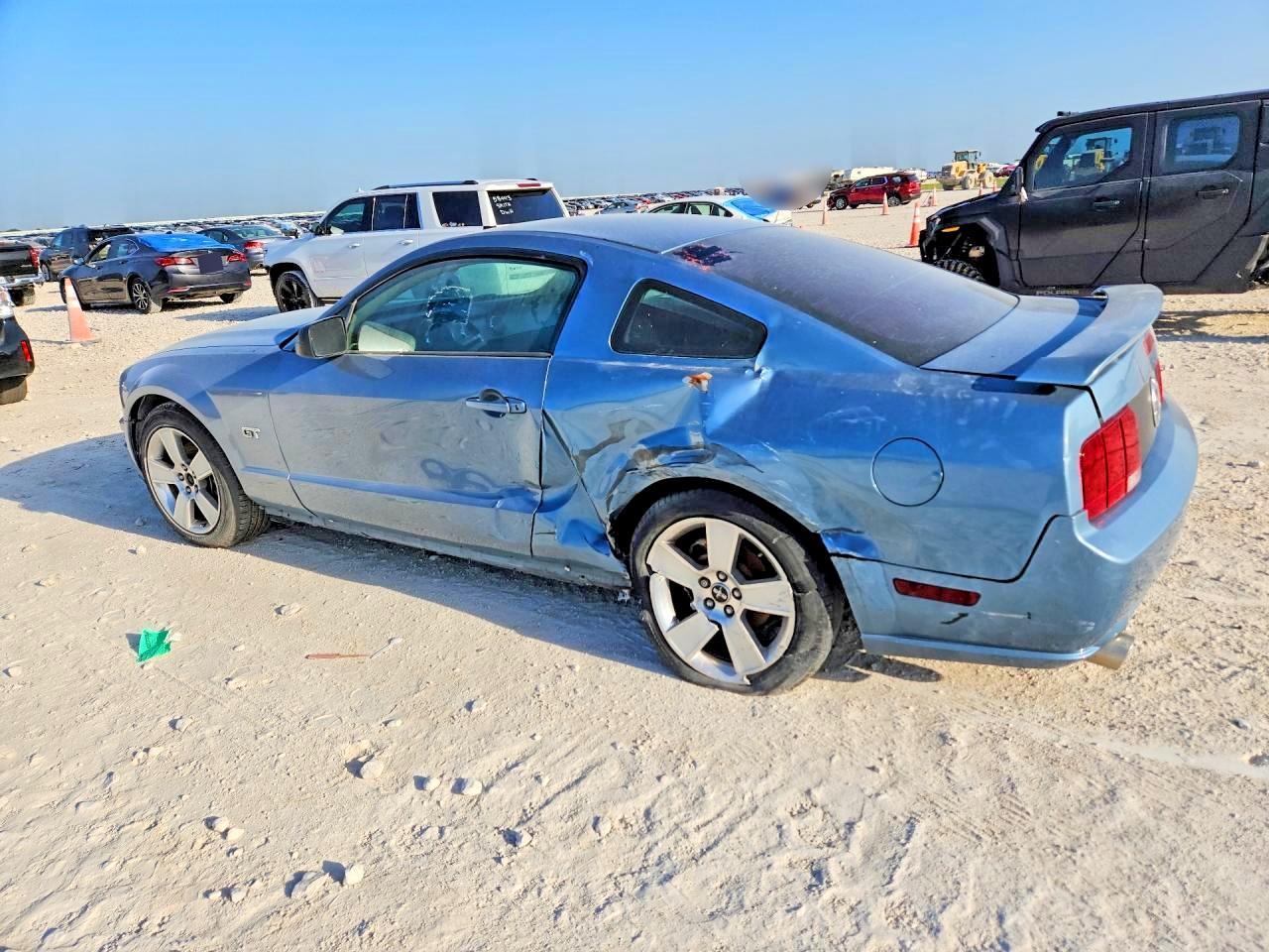 2006 Ford Mustang Gt - Фото 2
