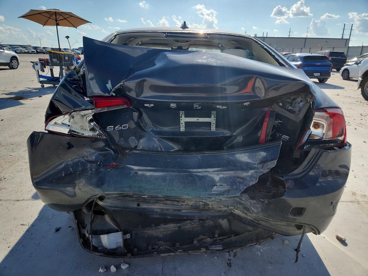 2015 Volvo S60 Platinum - Image 6