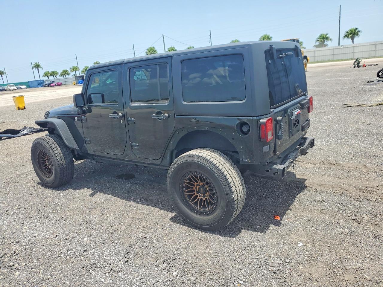 2012 Jeep Wrangler Unlimited Sport - Фото 2
