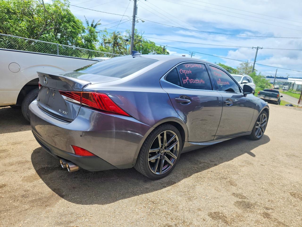 2018 Lexus Is 300 - Image 3