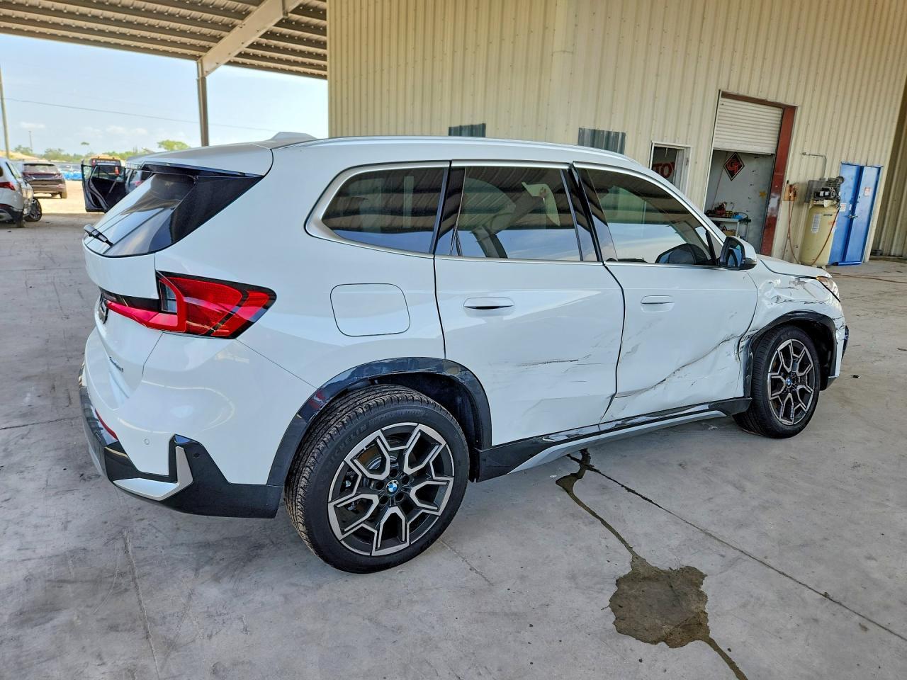 2026 BMW X1 xDrive28I - Фото 3