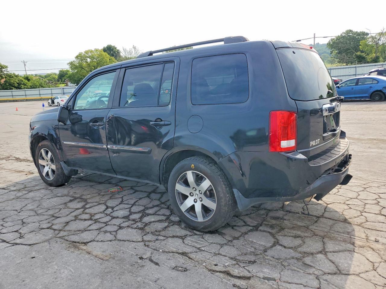 2012 Honda Pilot Touring - Image 2