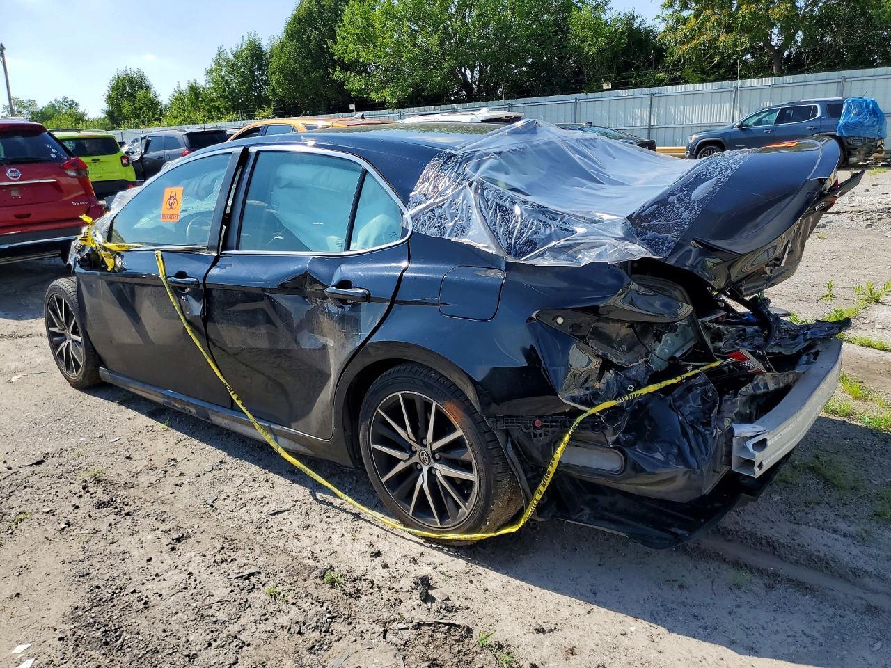 2023 Toyota Camry Se - Фото 2