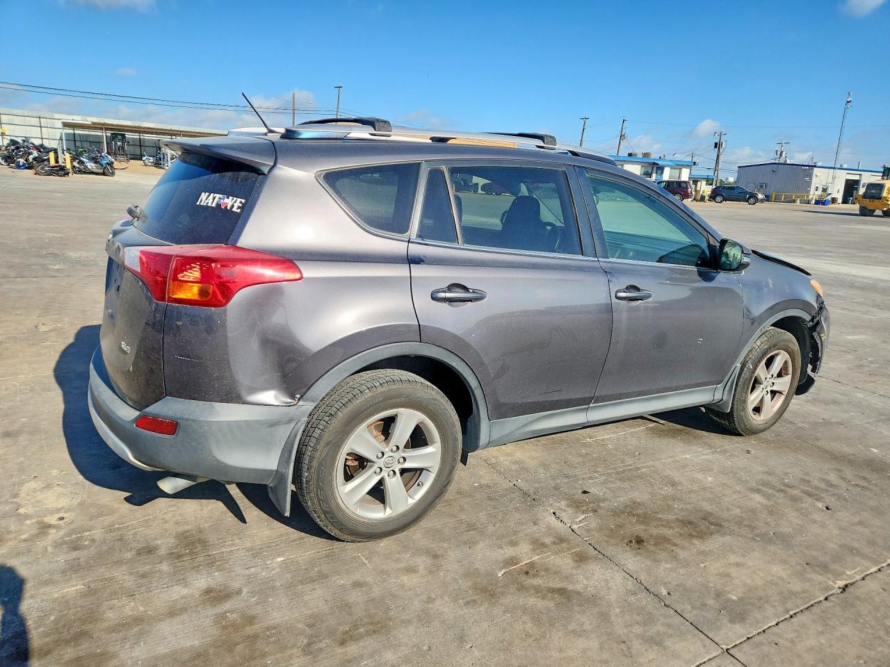 2015 Toyota Rav4 Xle - Image 3