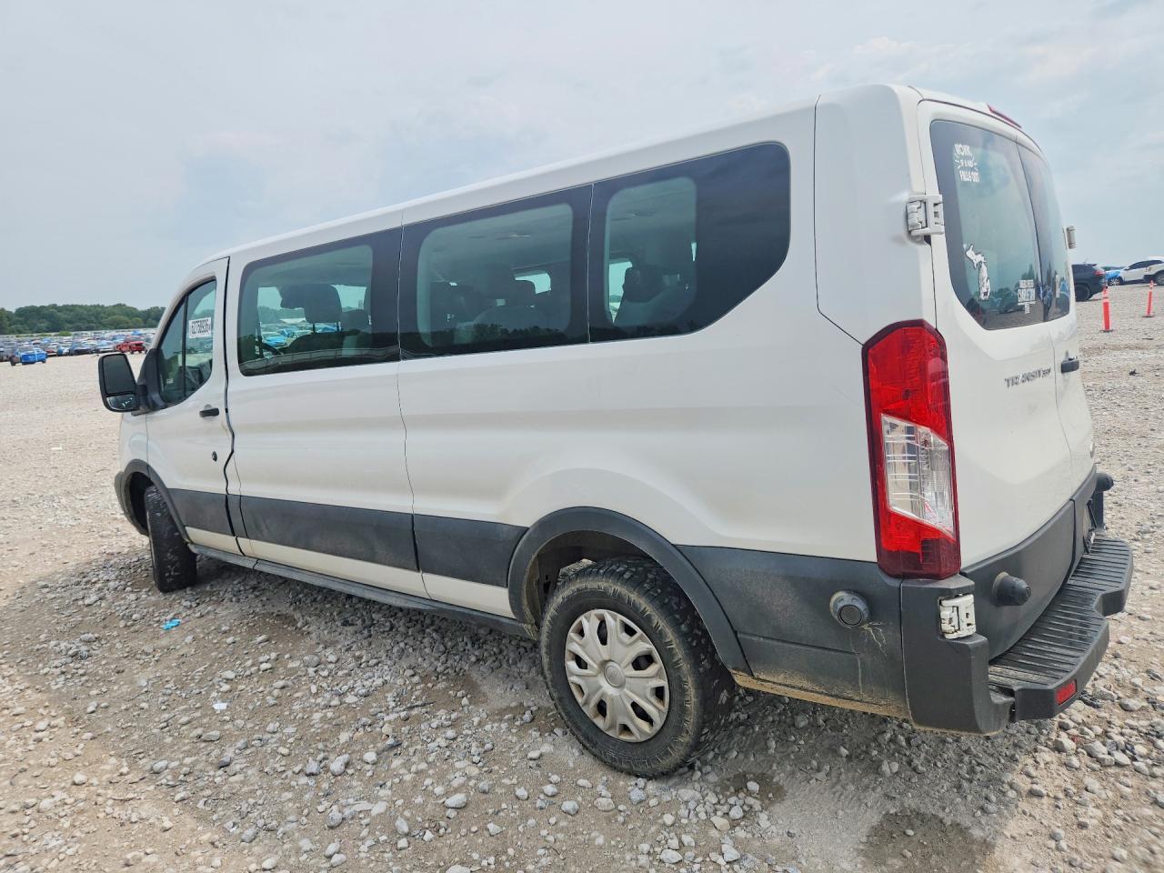 2015 Ford Transit T-350 - Image 2