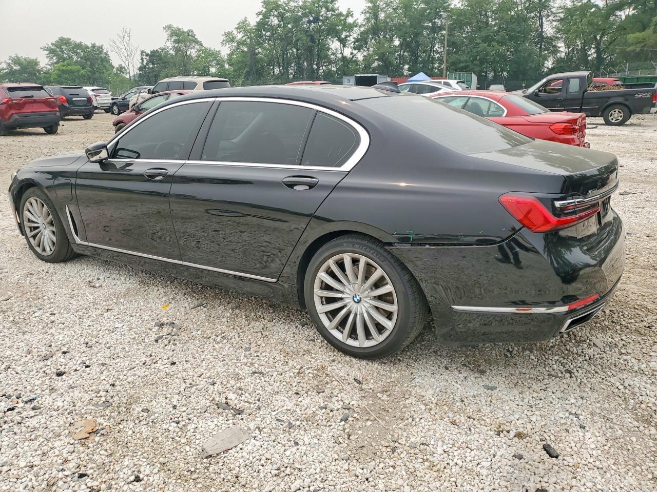 2020 BMW 745Xe - Image 2