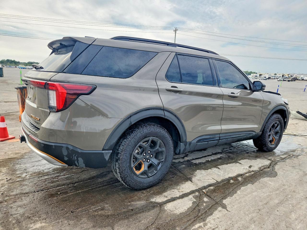 2026 Ford Explorer Tremor - Image 3