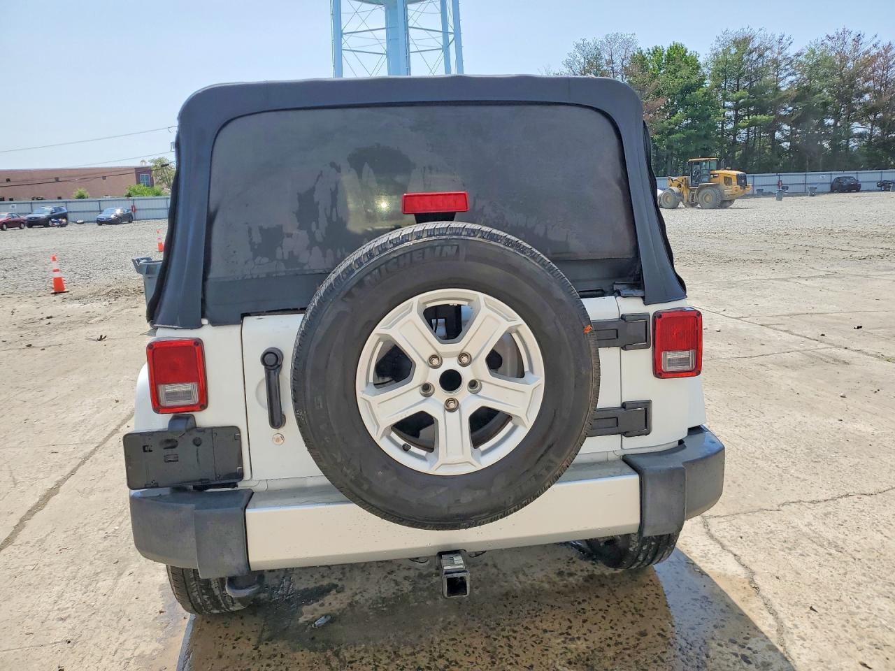 2018 Jeep Wrangler Unlimited Sahara - Image 6