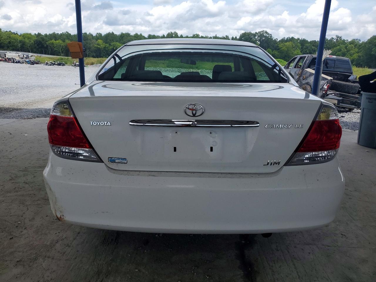 2005 Toyota Camry Le - Image 6