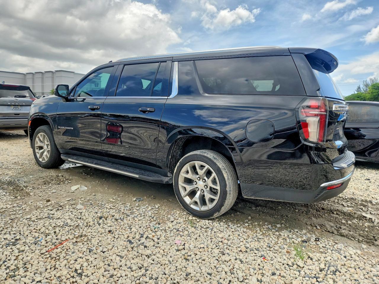 2023 Chevrolet Suburban C1500 Lt - Фото 2
