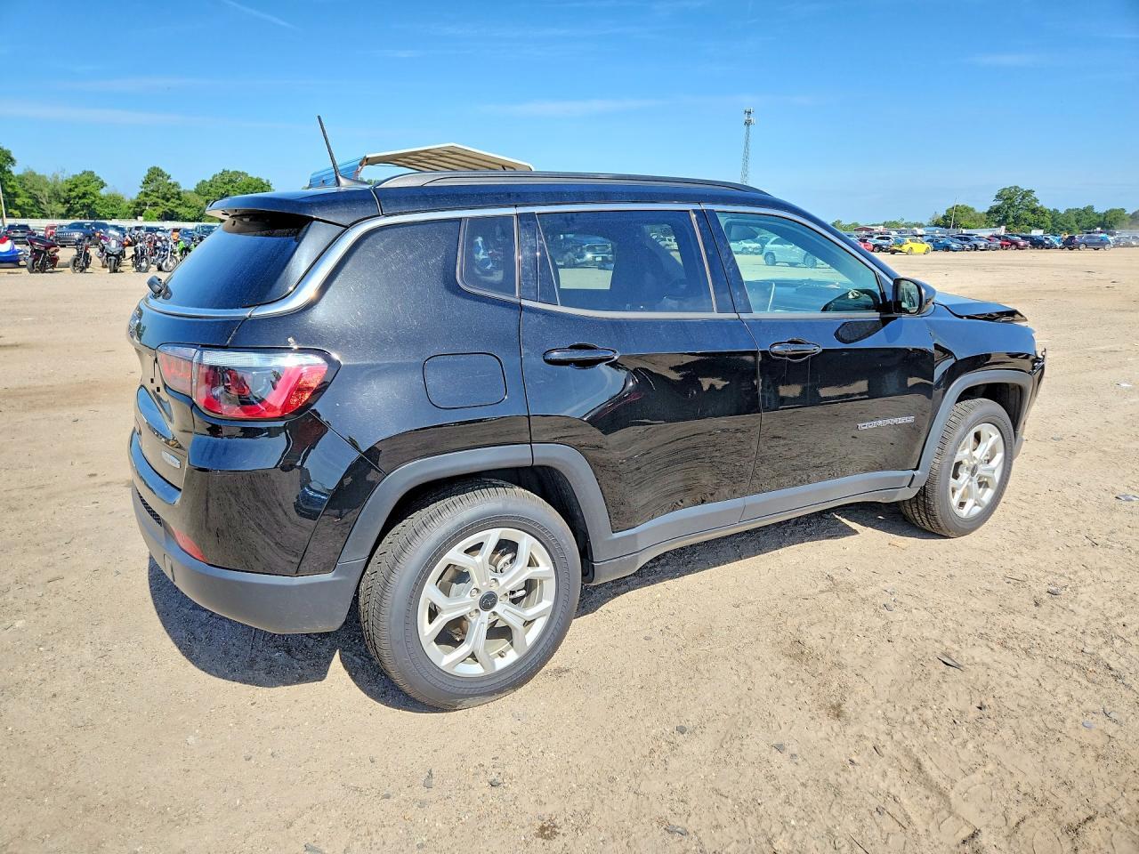 2025 Jeep Compass Latitude - Image 3