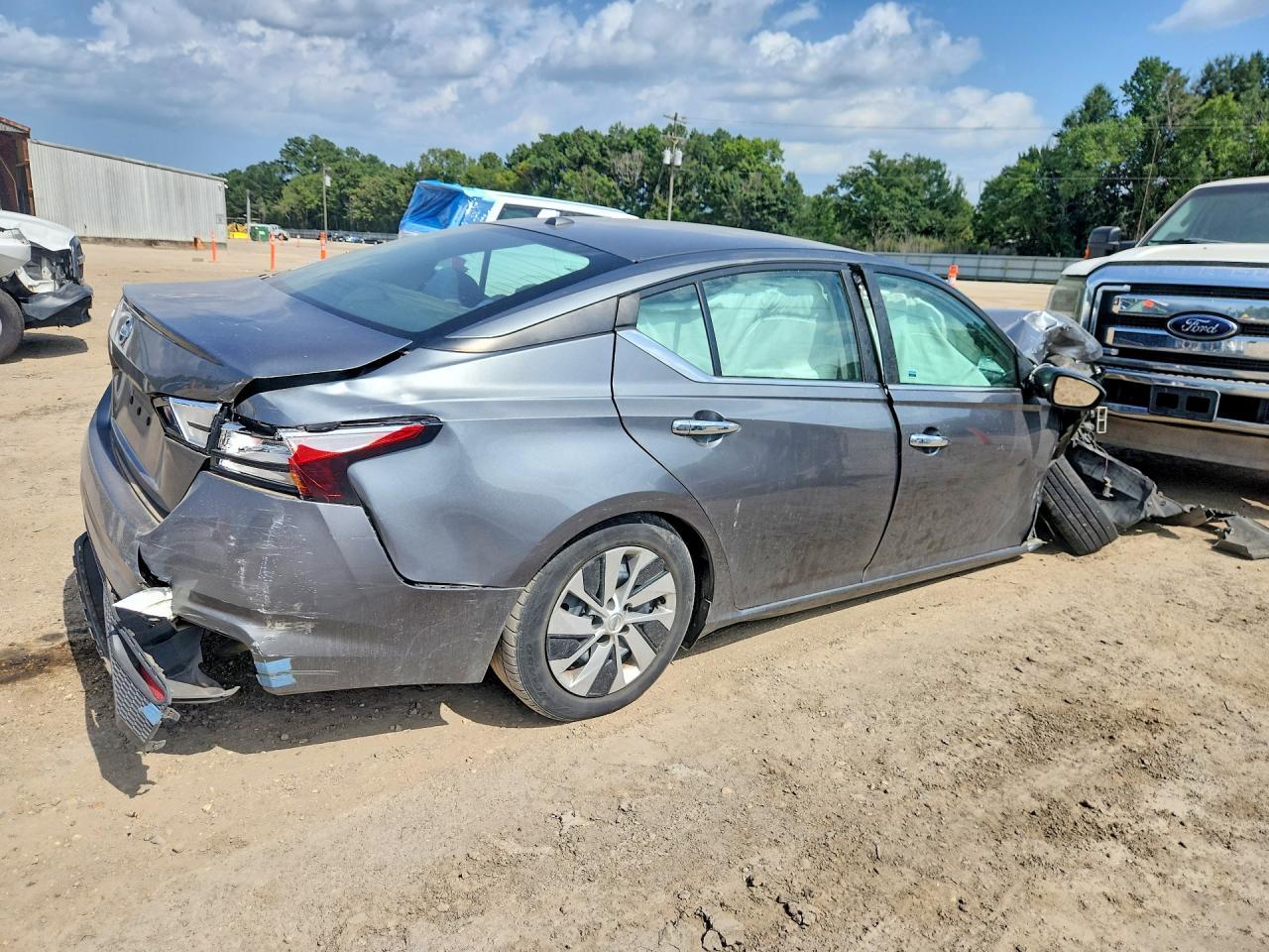 2019 Nissan Altima S - Image 3