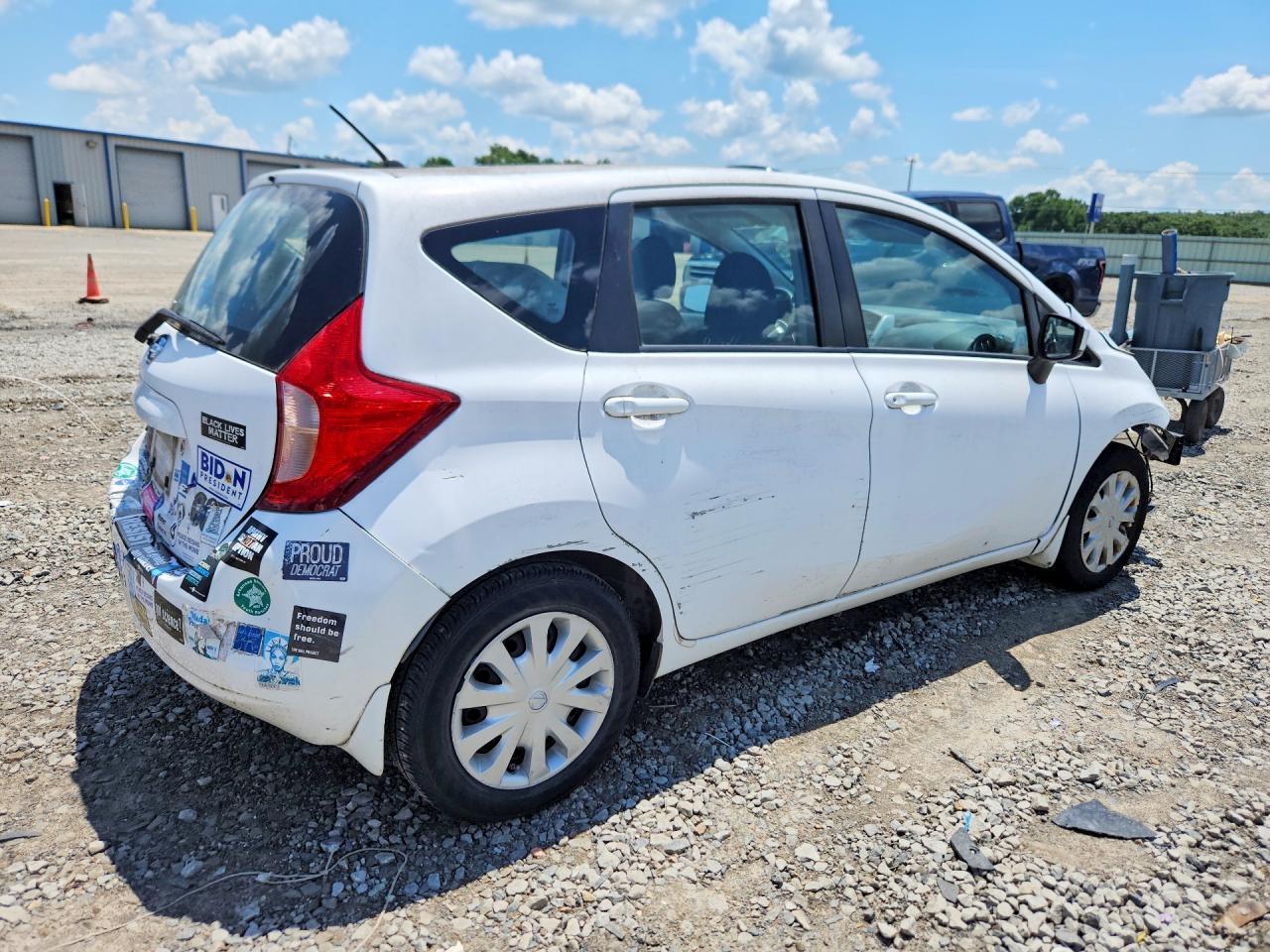 2016 Nissan Versa Note S - Фото 3
