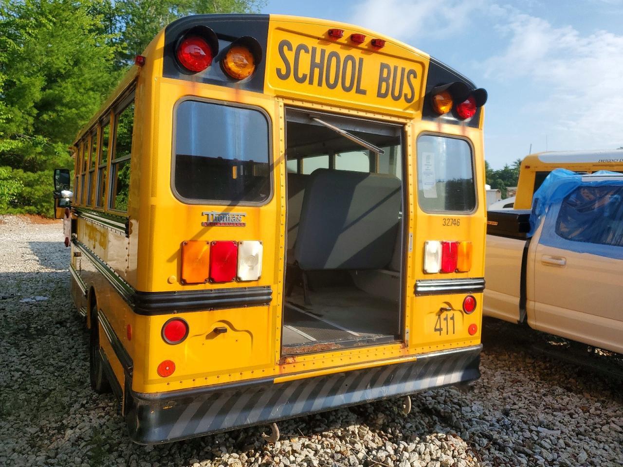 2011 Chevrolet Express G3 - School Bus - Image 3